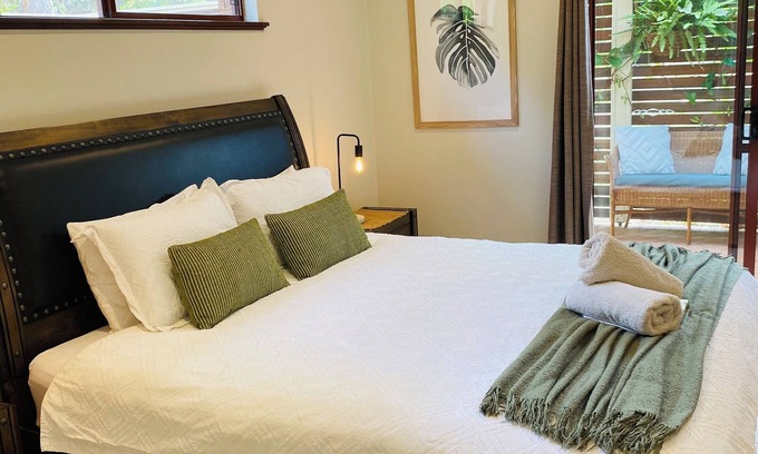 Margaret River Apartment | The Green Room. Self Contained King Suite on beautiful property.