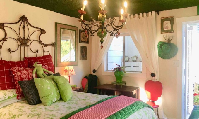 Oak Park Apartment | The Green Room