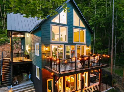 Laurelville House | The Greenhouse with Indoor Slide close to Hocking Hills