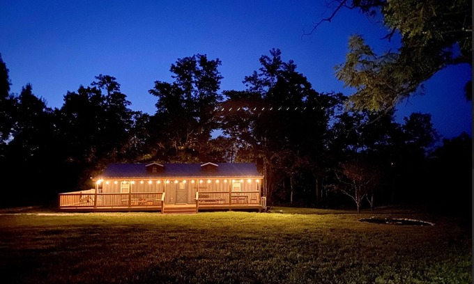 Stanton Cabin | The Grey at RRG