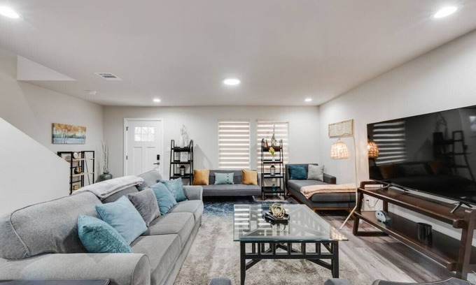 Fort Worth House | The Grey River Home near Lockheed/FW Stockyards