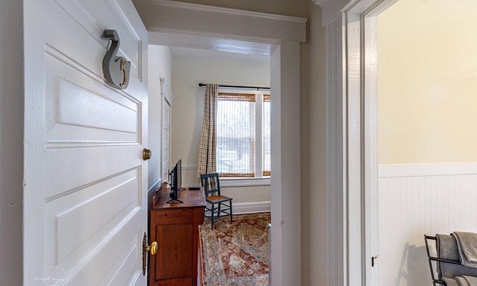 Blackstone Bed & Breakfast | The Grey Swan Inn
