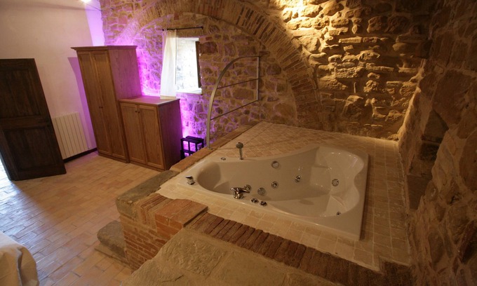 Camerino Apartment | The Greyhound House