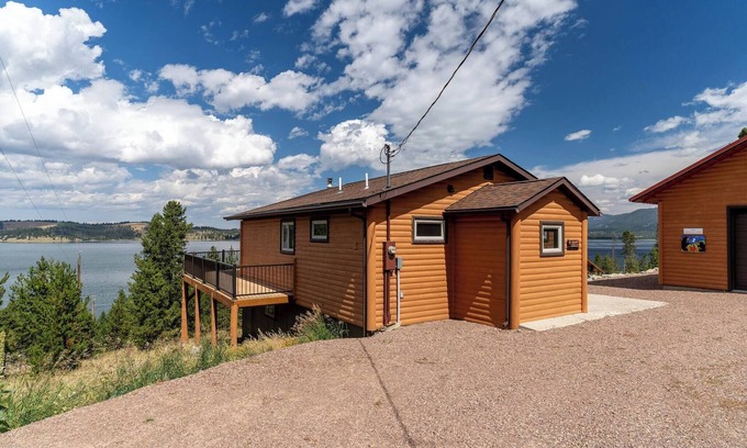 Georgetown Cabin | The Grizzly Den