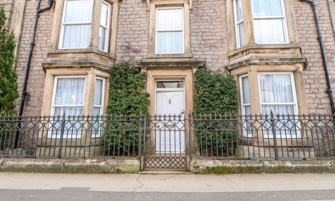 Kirkby Stephen Cottage | THE GROTTO, family friendly, with open fire in Kirkby Stephen