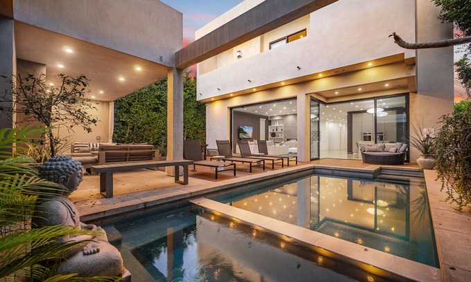La Brea House | The Grove Villa - 5Bdr Villa!