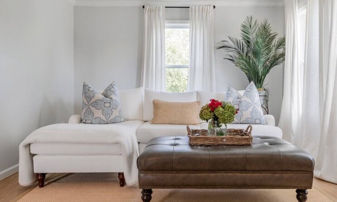 Lexington House | "The Guest House", Located on a 300 acre horse farm.