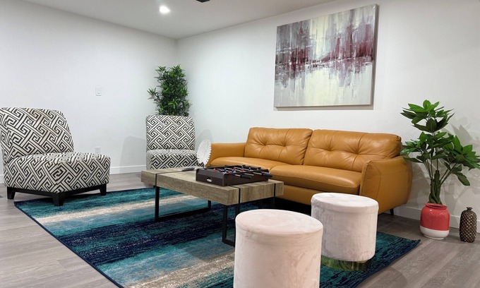West Edmonton House | THE GUEST HOUSE WEST EDMONTON MALL