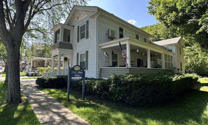 Hammondsport Apartment | The Gulf Stream House Unit 11