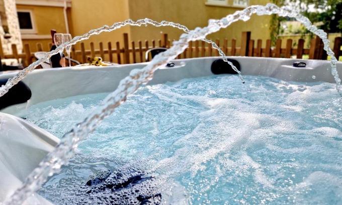 Knott End-on-Sea House | The Hamilton luxury holiday let's- The Coach House with hot tub