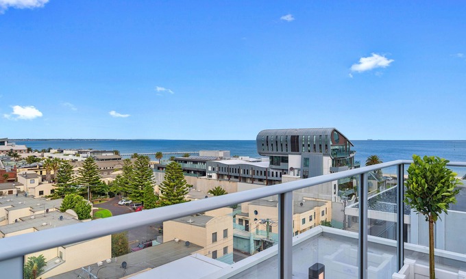 Port Melbourne Apartment | The Hamptons Apartments - Port Melbourne