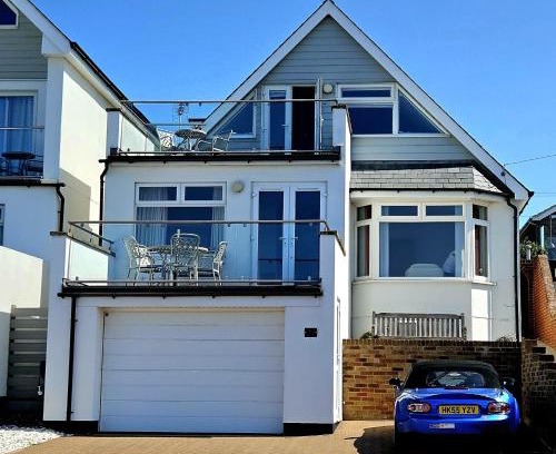 Swalecliffe House | The Hamptons - Entire Seafront Property with Stunning Sunsets