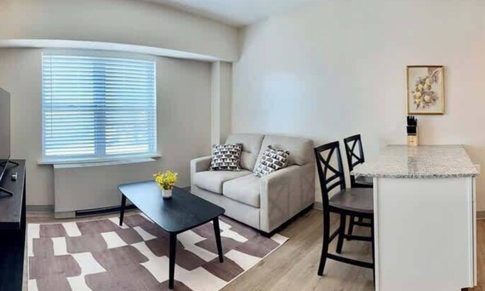 North Central Omaha Apartment | The Hanscom Summary: