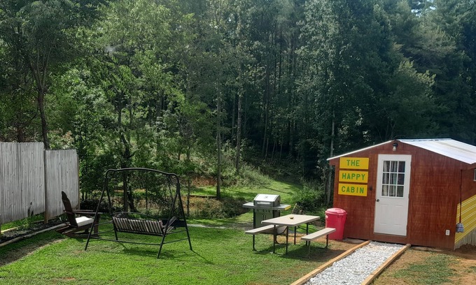 Robbinsville Cabin | The Happy Cabin on US129 The Dragon 🐲