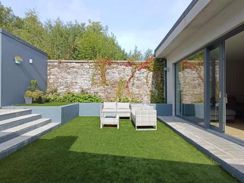 Donegal House | The Happy Heron