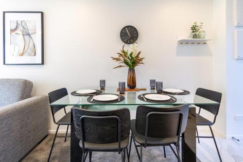 Upper Riccarton Apartment | The happy hideaway 2 bed 2 bath