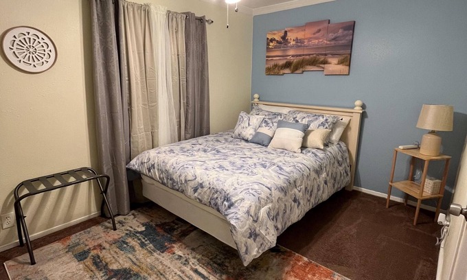 Mount Houston House | The Happy Hyde Away-Peaceful & Quite Cozy Home!