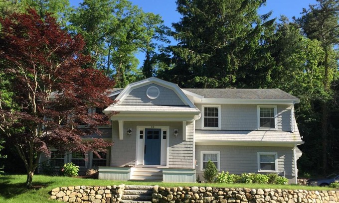 Falmouth House | The Happy Place
