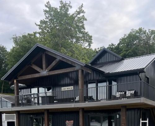 Newaygo Apartment | THE HAPPY PLACE