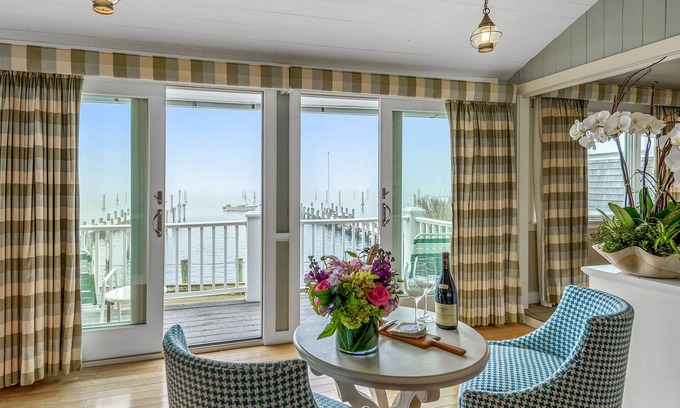 Edgartown Hotel | The Harborside Inn