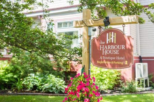 Queens Square Bed & Breakfast | The Harbour House