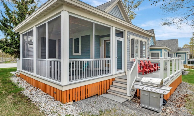 Cherry Valley House | The Harlequin - 20 Summer Village