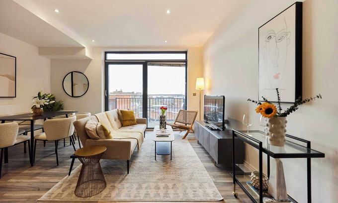 Harlesden Apartment | The Harlesden Escape - Cosy 3BDR Flat with Balcony