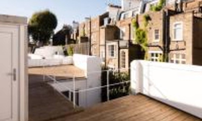 Queen's Gate House | The Harrods Mews - Modern 4BDR Mews Home with Rooftop Terrace & Garage