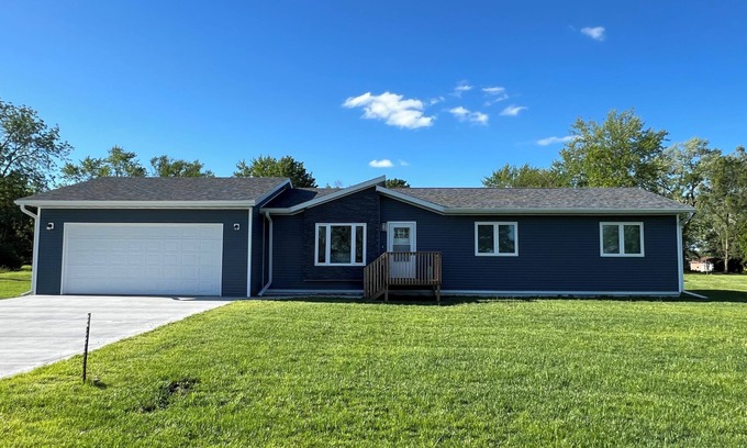 Corydon House | The Haven Oasis. Brand new 3 bed 2 bath pet friendly space on brand new street