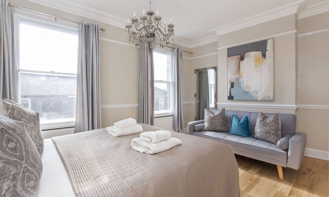 York Apartment | The Haven, Sleeps 10