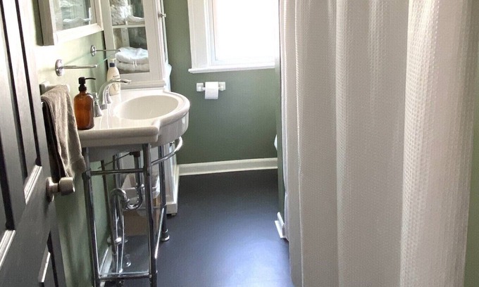 Crafton Apartment | The Hawthorne #1 State of Art Kitchen