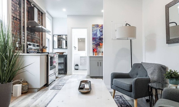 Stratford Apartment | The Hawthorne Apartment