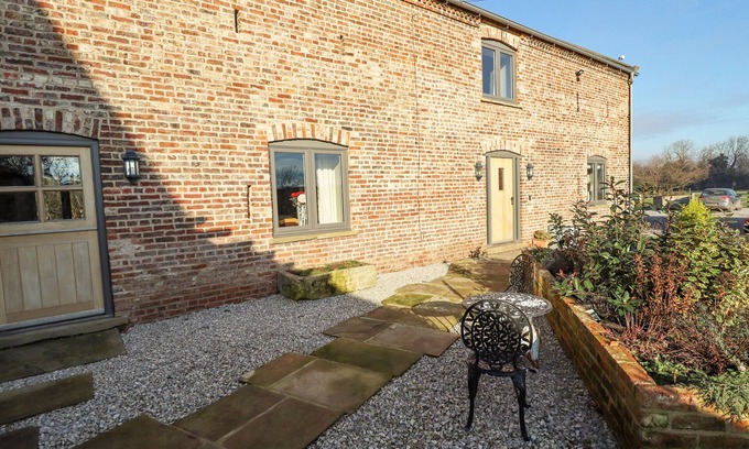 Stainforth Cottage | THE HAY BARN, pet friendly, character holiday cottage in Thorne
