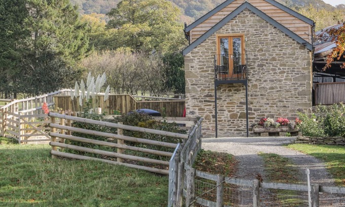 Craven Arms Cottage | THE HAY LOFT, with hot tub in Craven Arms
