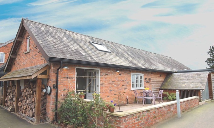 Goostrey Cottage | The Hayloft - a cheshire that sleeps 2 guests in 1 bedroom