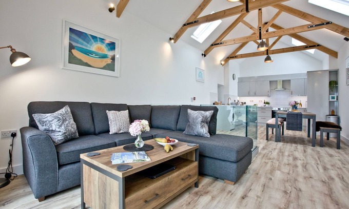 Newquay House | The Hayloft - a cottage that sleeps 4 guests in 2 bedrooms