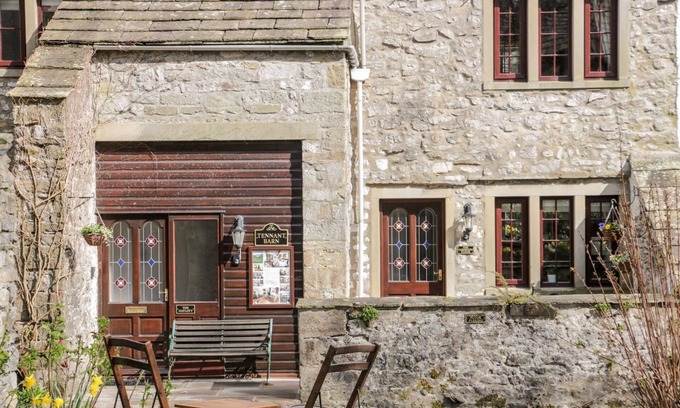Malham Cottage | THE HAYLOFT AT TENNANT BARN, character holiday cottage in Malham
