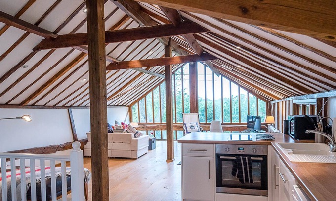 Woodbridge House | The Hayloft, Clopton