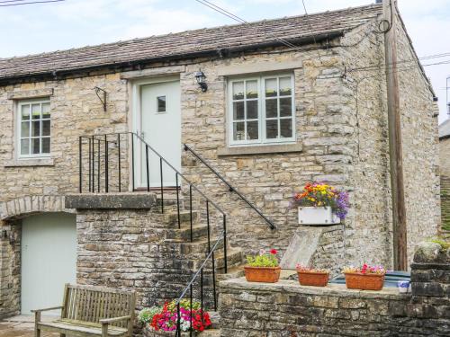 Hawes House | The Hayloft