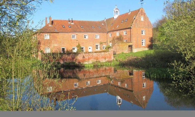 Spixworth Apartment | The Hayloft - on a farm near Norwich City & the Norfolk Broads