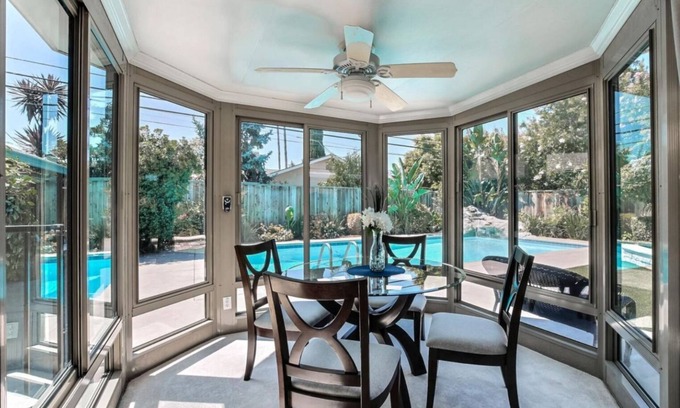 West San Jose Apartment | The heart of silicon valley large suit, 3 minutes to Santana Row