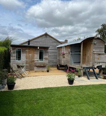 Sandy Lane Other | The Hen House Shepherds hut with hot tub