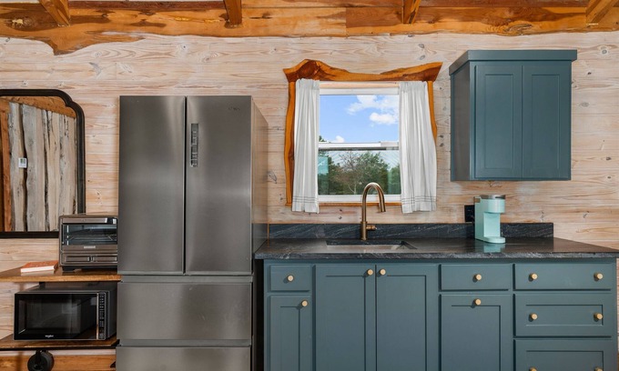Laneville Cabin | The Hendo - Cabin #1 - Studio Style