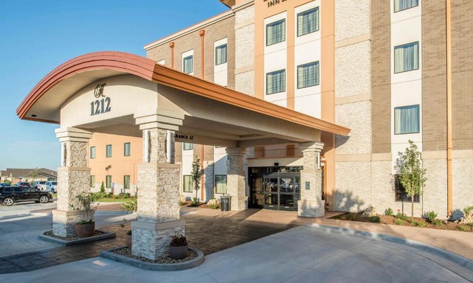 Garden City Hotel | The Heritage Inn & Suites, Ascend Hotel Collection