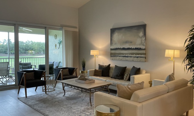 Bonita Springs Condo | "The Hidden Gem" in Spring Run offers golf, tennis, pooln& restaurants!