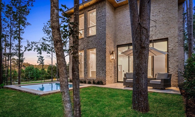 Tomball House | The Hide - Peaceful forest retreat just minutes from the city.