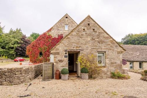 Brimpsfield House | The Hideaway - Authentic Cotswolds Village Living