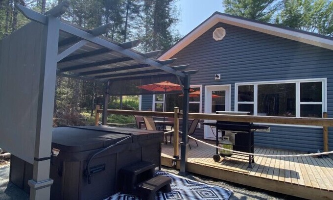 Saint Croix Cottage | The Hideaway Cottage w/Hot tub and Private trails