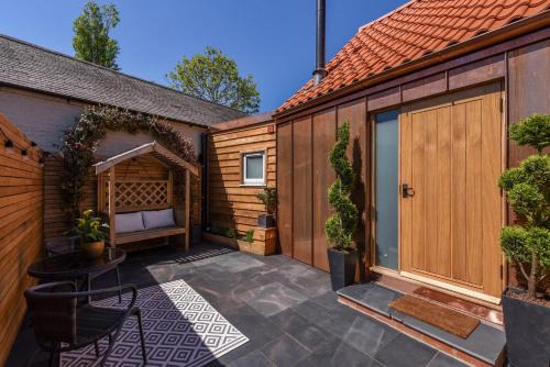 Melton Mowbray House | The Hideaway