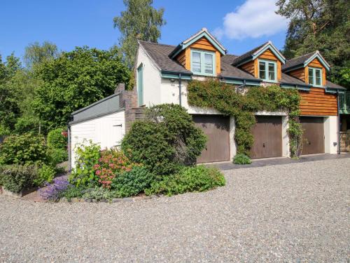 Pontesbury House | The Hideaway